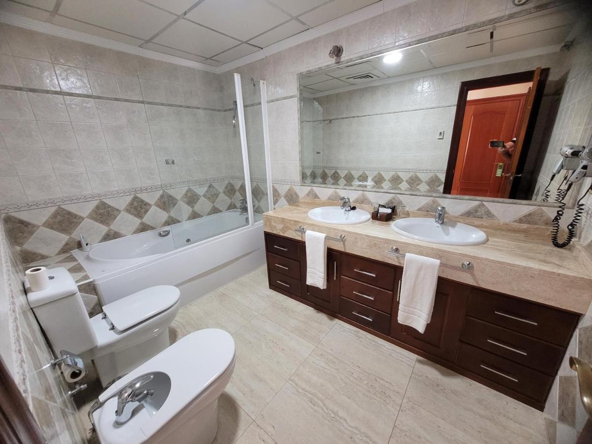 Hostal Jayma Salobreña Zewnętrze zdjęcie