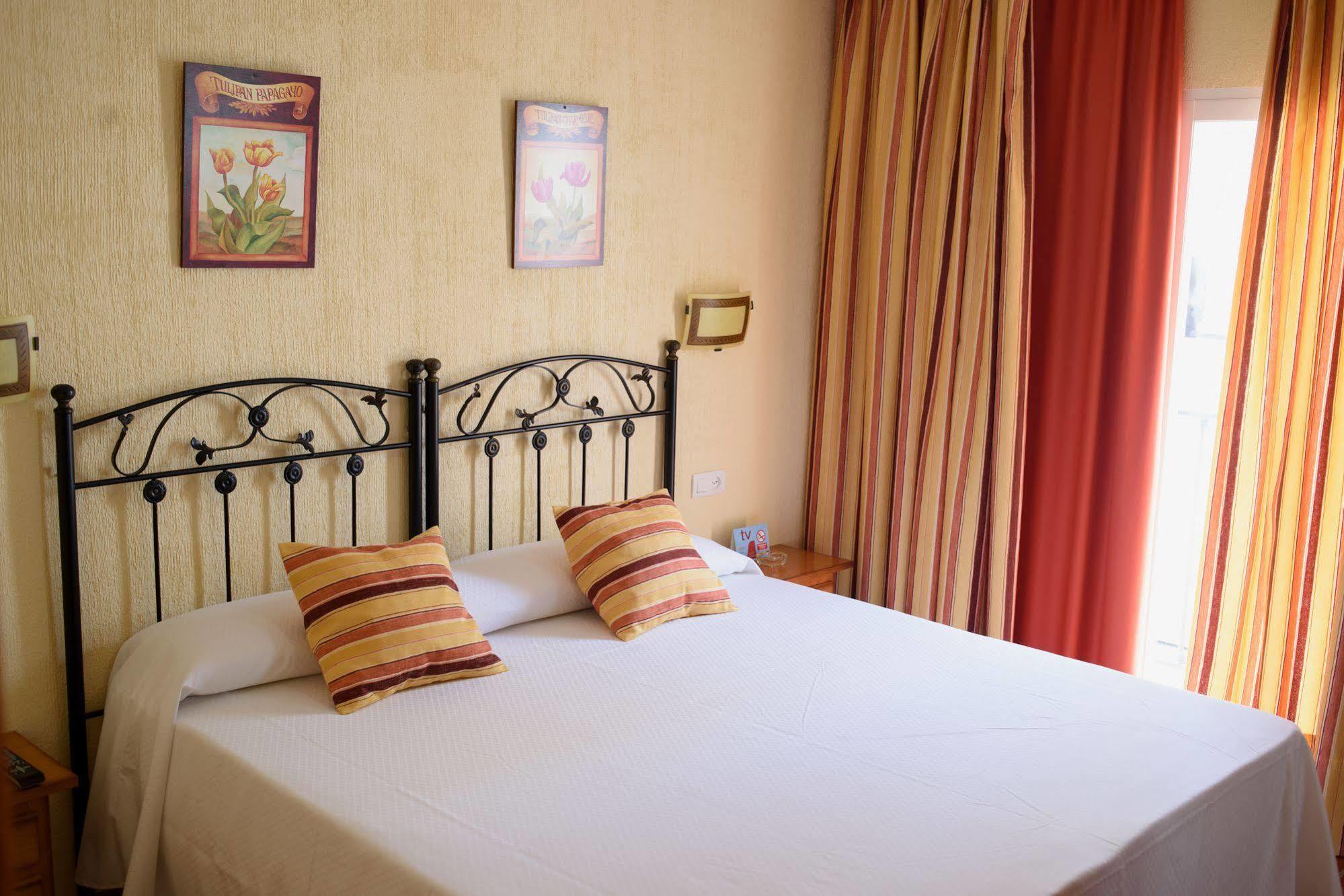 Hostal Jayma Salobreña Zewnętrze zdjęcie
